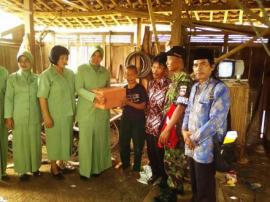 Peringatan Hari Kartini di Desa Gedangrejo Diwarnai Pembagian Sembako oleh Ibu Dandim
